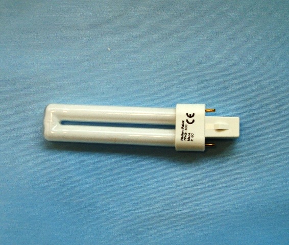 Minileuchtstoffröhre für PL 5, PL 7, PL 9 Leuchten, 12 V/9 W Minileuchtstoffröhre für PL 5, PL 7, PL 9 Leuchten, 12 V/9 W